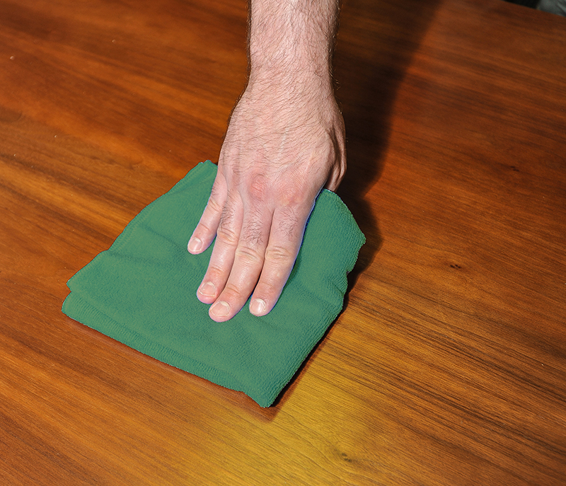 cleaning-wood-desk